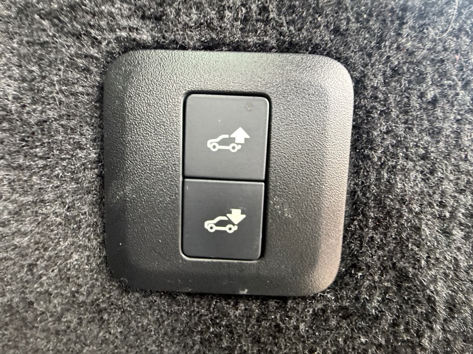 Used 2022 Santorini Black Metallic Land Rover HSE Dynamic image 28