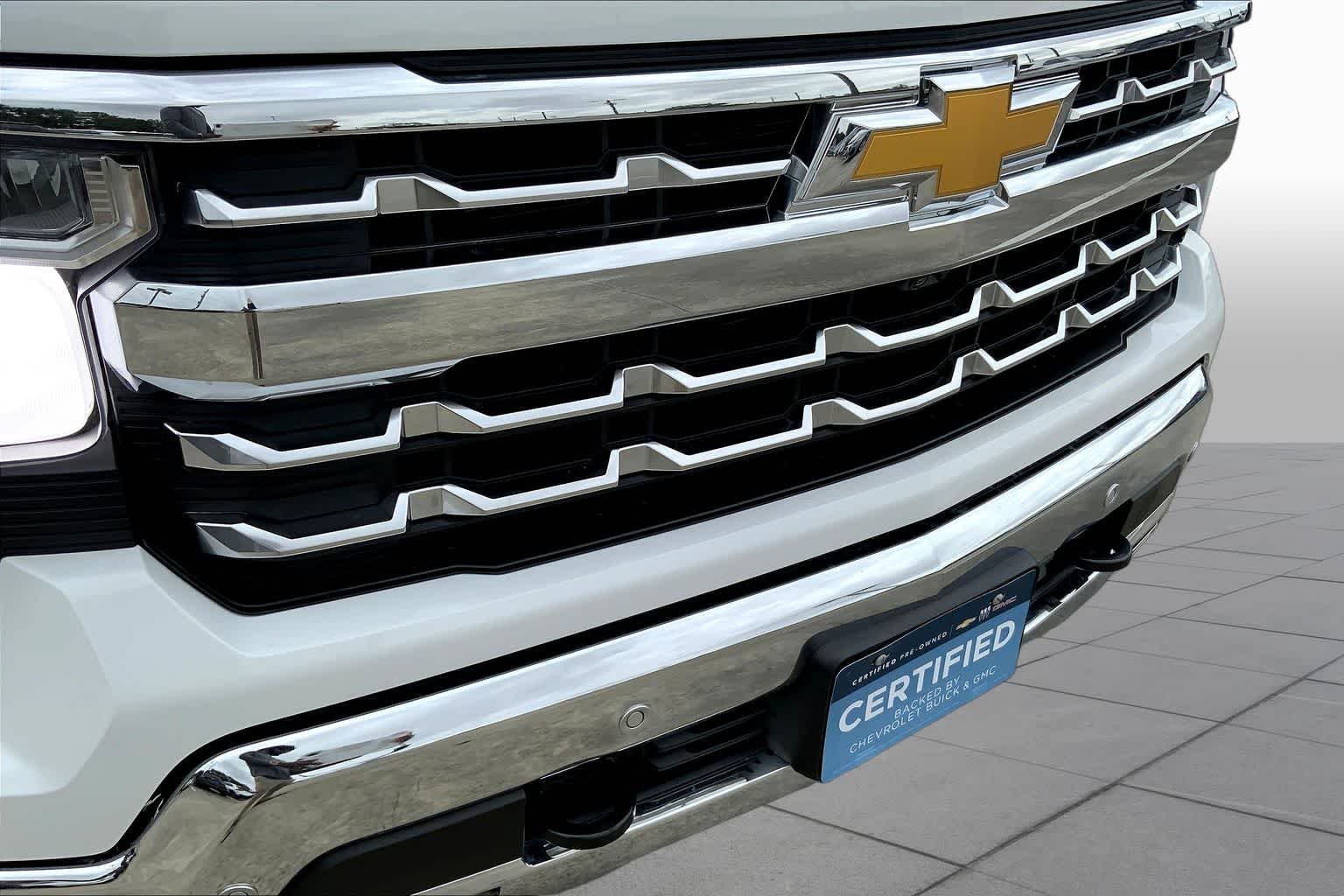 Used 2024 Summit White Chevrolet LTZ image 28