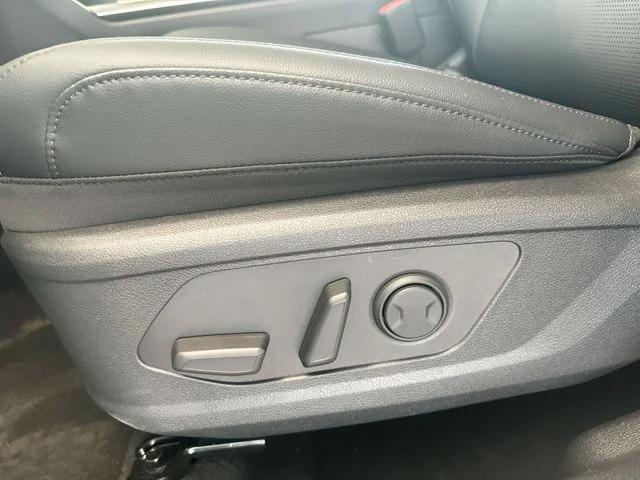 New 2026 Glacial White Pearl Kia EX image 16
