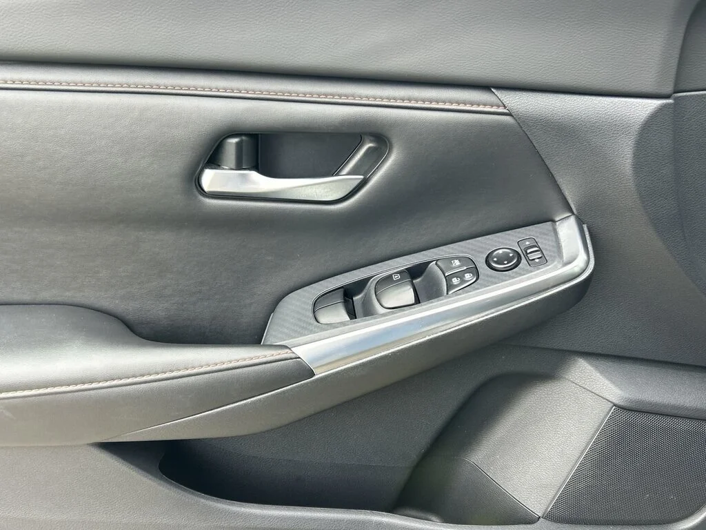 Used 2022  Nissan SR CVT [Low Mileage   Dilawri Certified] image 21