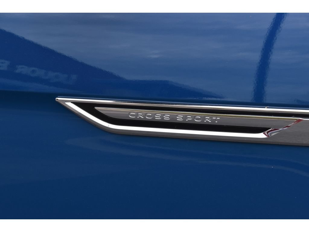 Used 2025 Blue Volkswagen 2.0T SEL Premium R-Line image 31