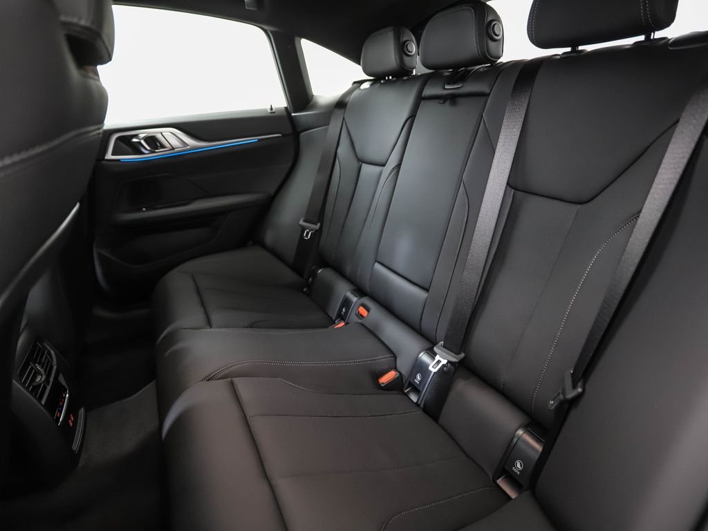 2025 BMW i4 40 - Photo 21
