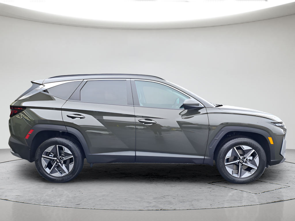 New 2026 Green Hyundai SEL image 2