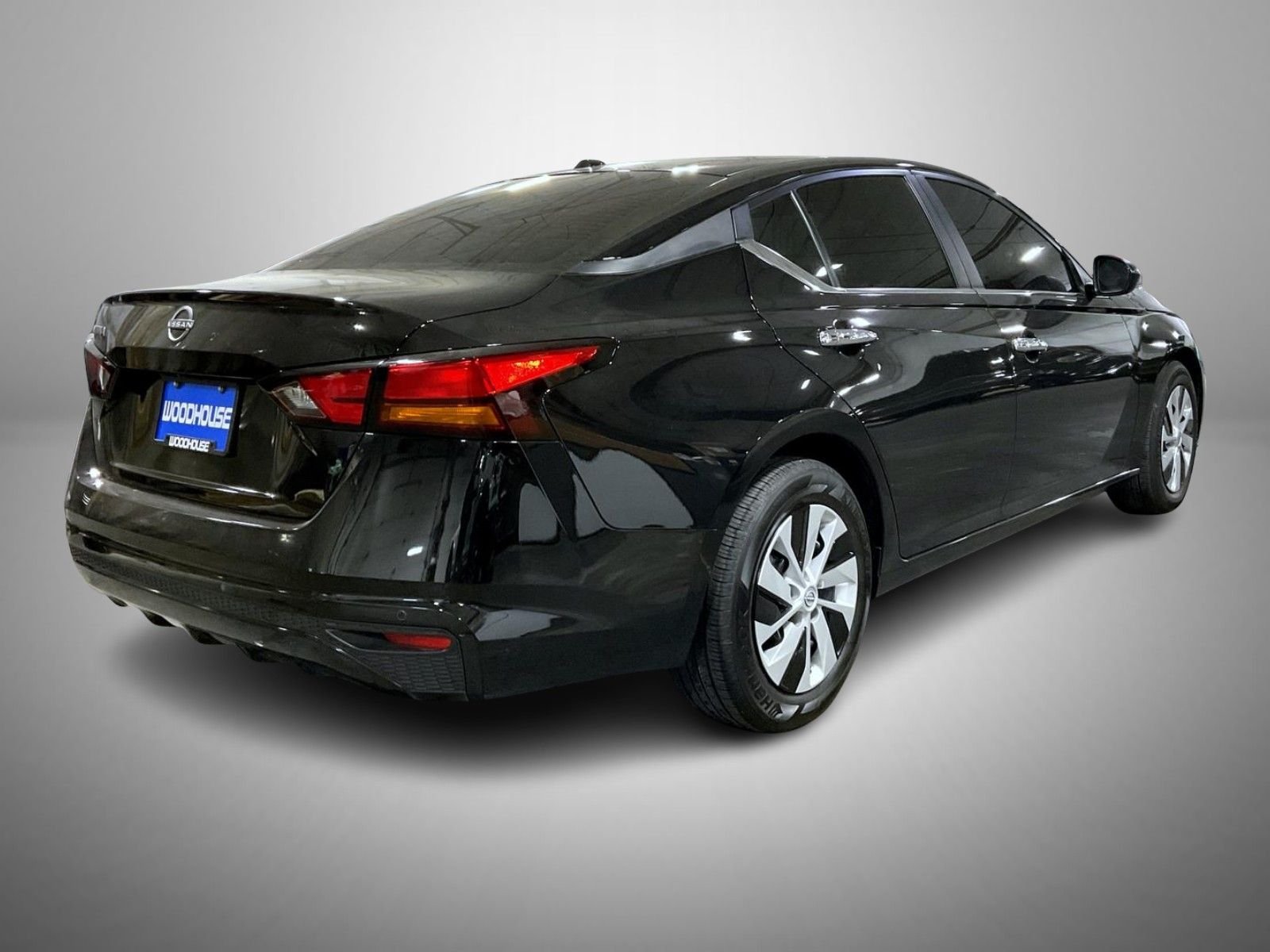 Used 2025 Black Nissan 2.5 S image 5