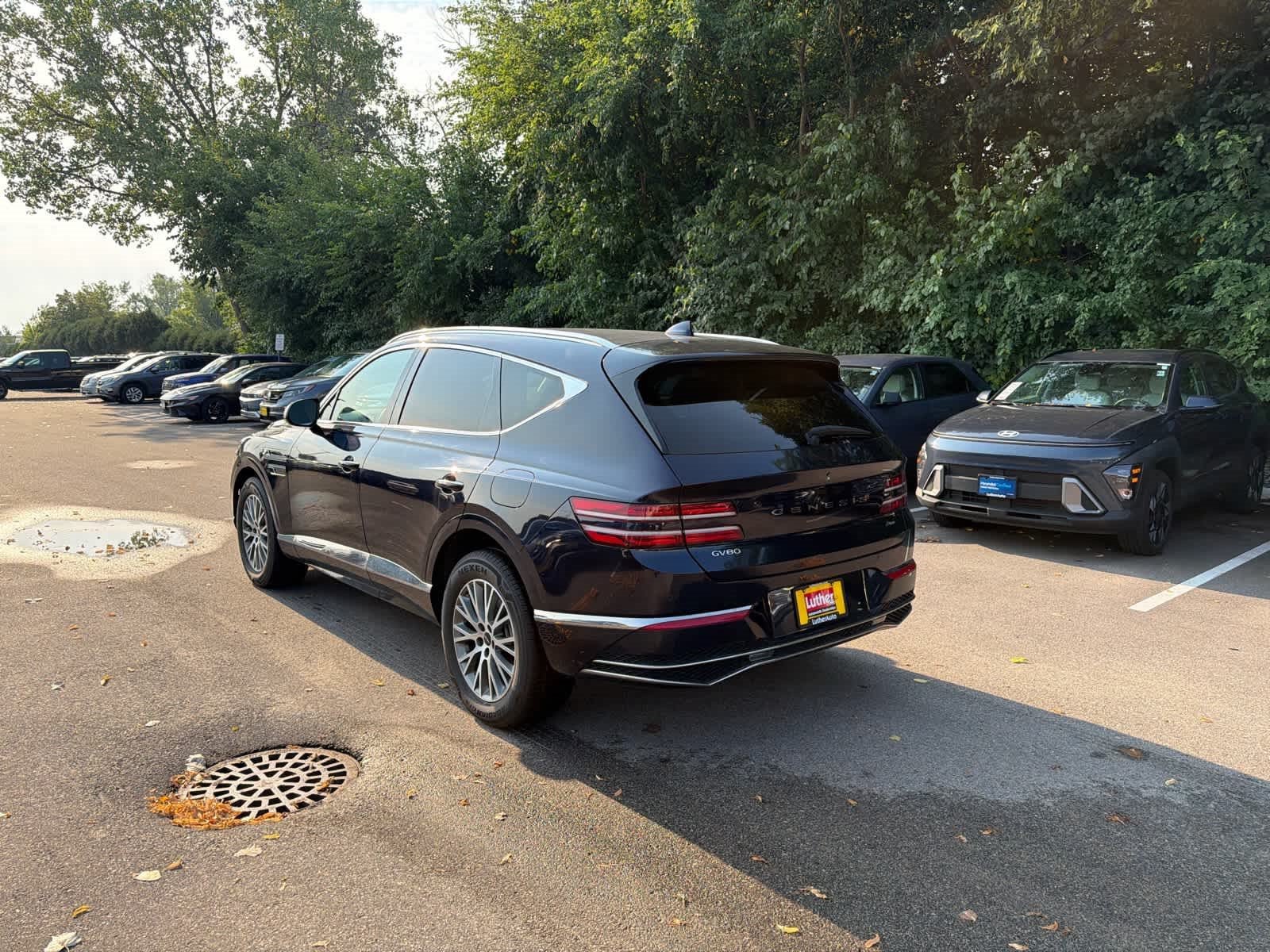 Used 2025 Capri Blue Genesis 2.5T Standard image 3