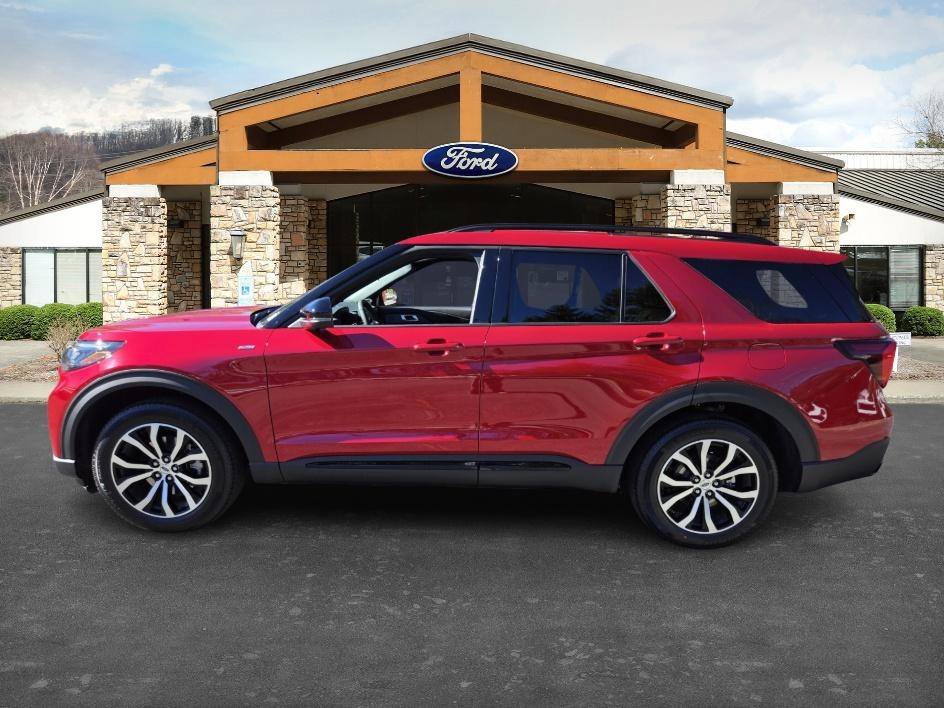 New 2026 Rapid Red Metallic Tinted Clearcoat Ford ST-Line image 8