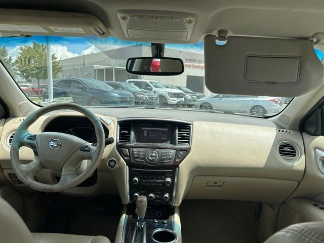 Used 2014 White Nissan Platinum image 21