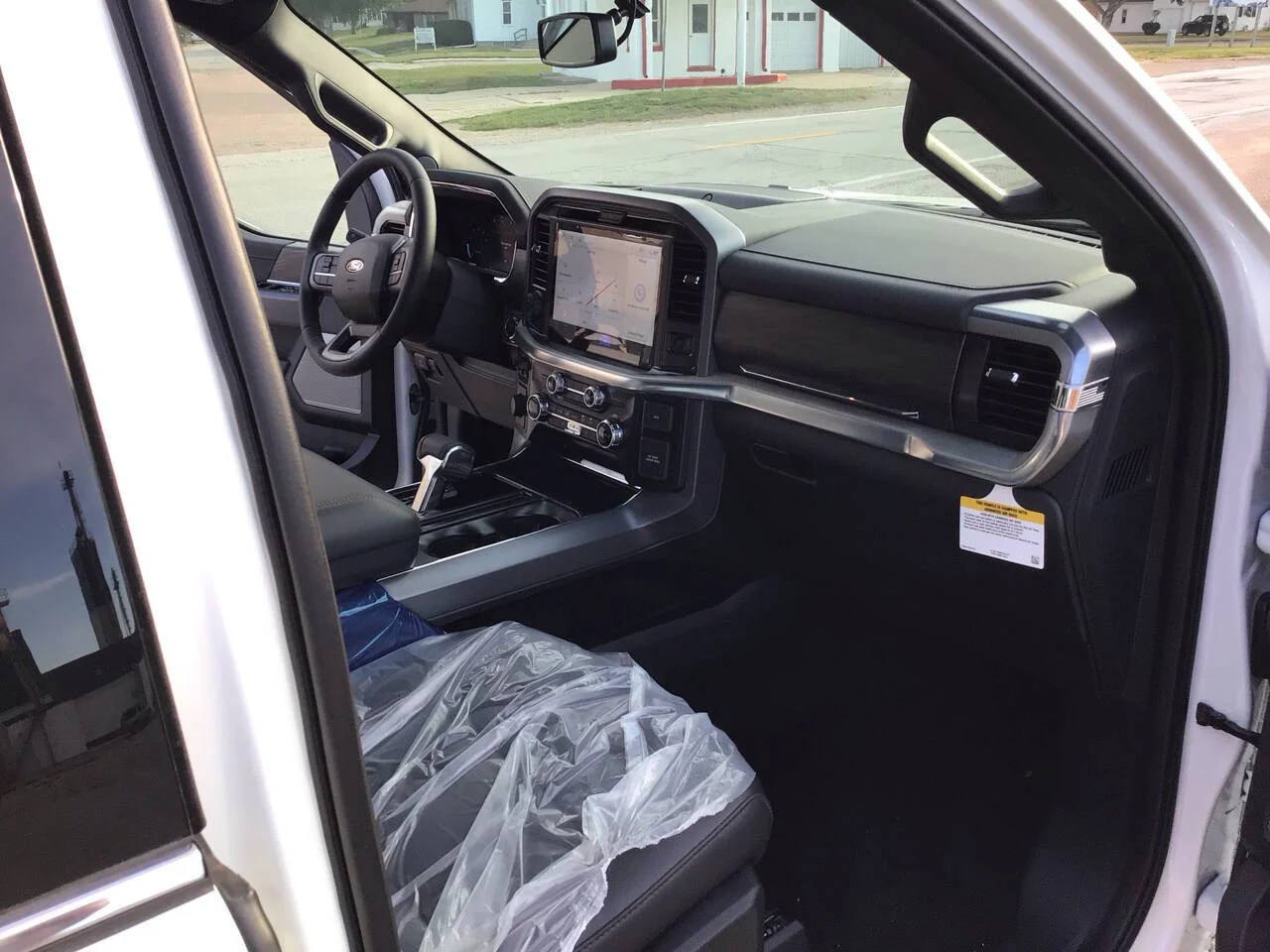 New 2026 Star White Metallic Tri-Coat Ford Lariat® image 11