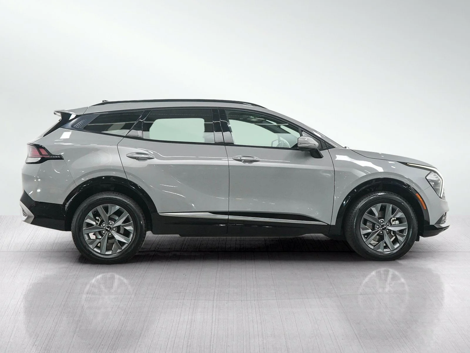 Used 2023 Wolf Gray Kia SX AWD w/ Carmine Red Interior image 7