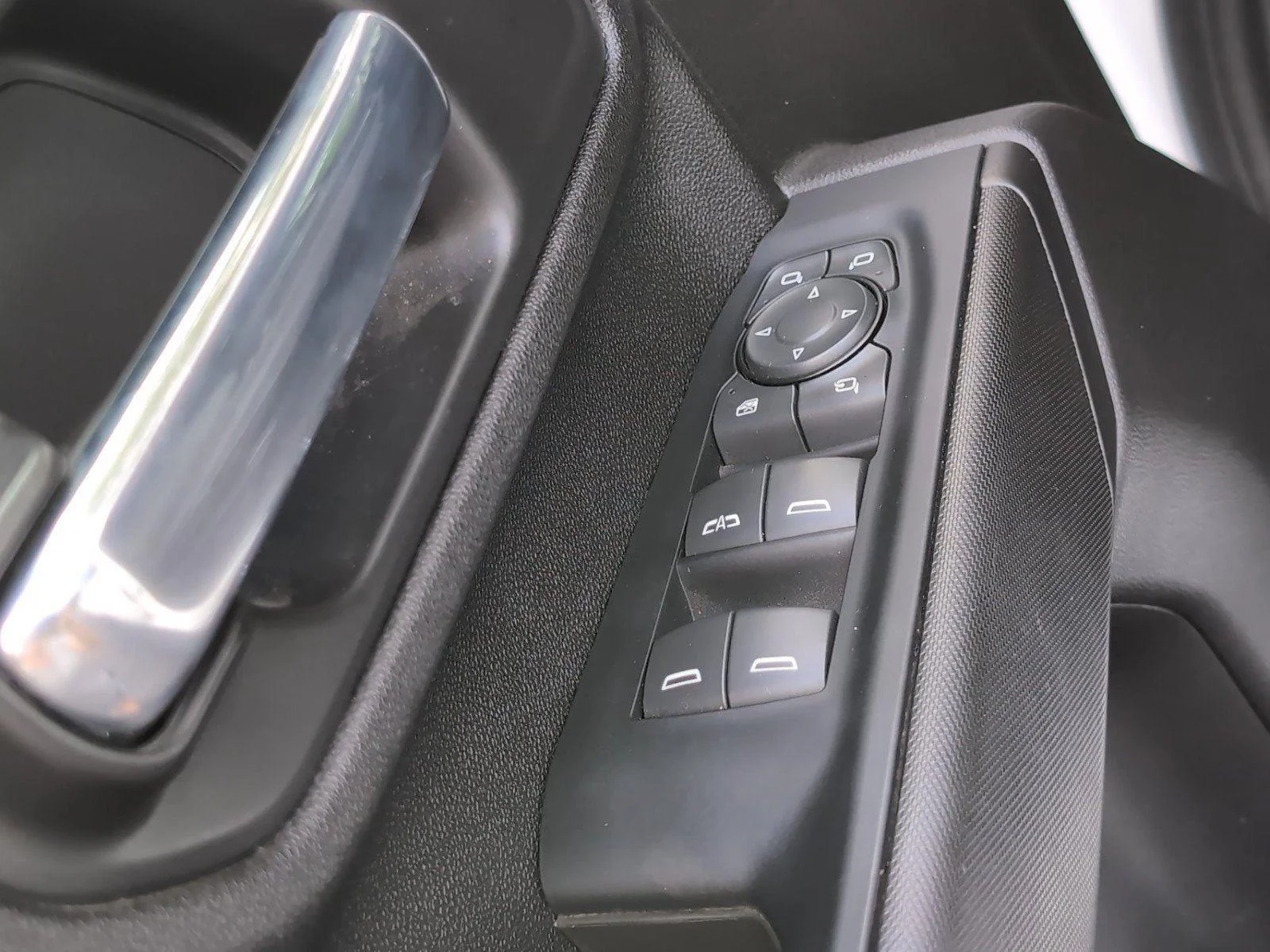 Used 2024 Summit White Chevrolet Custom image 18