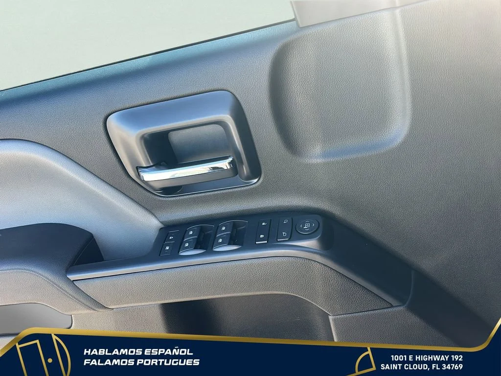Used 2019 SILVER ICE METALLIC Chevrolet Custom image 12