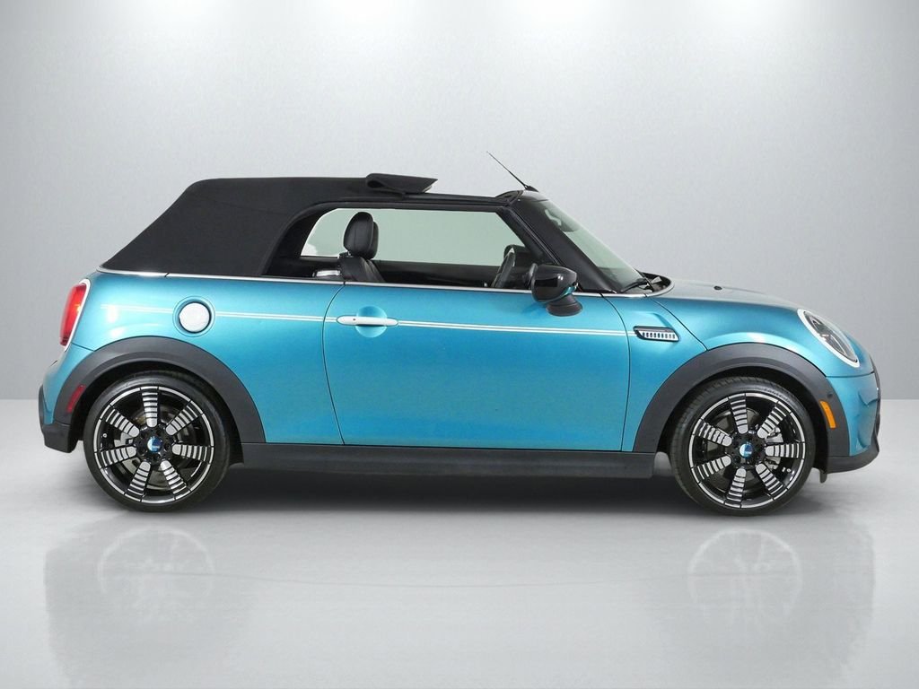 Used 2024  MINI Iconic image 9