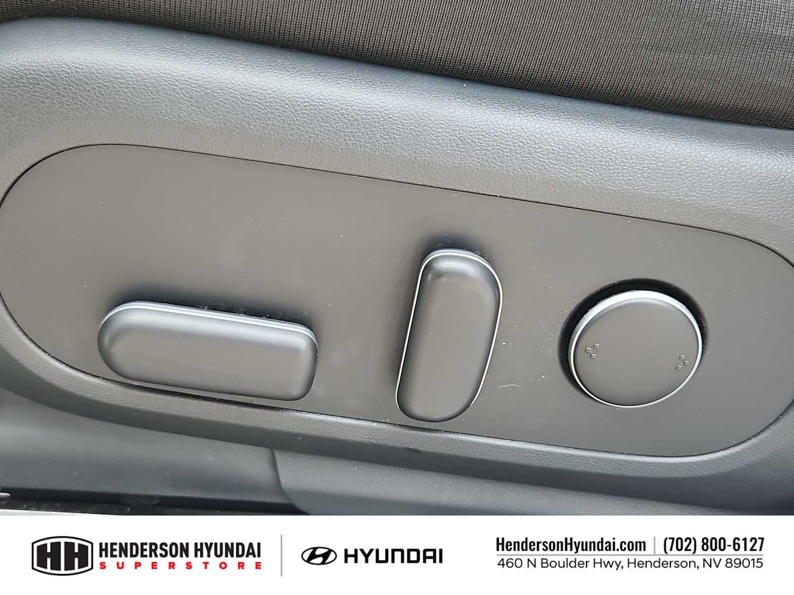 Used 2024 Atlas White Hyundai SEL image 17