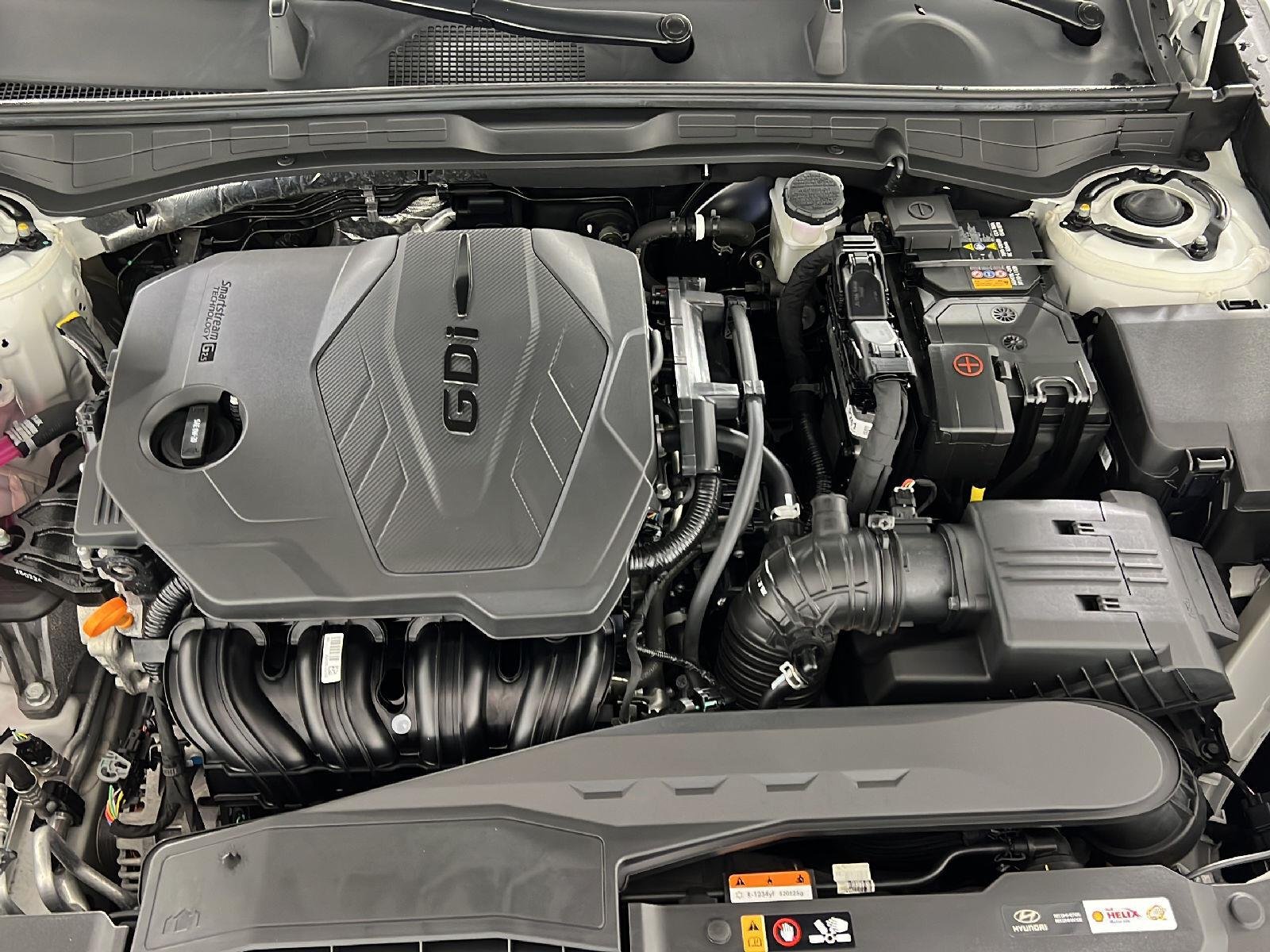Used 2025  Hyundai  image 23
