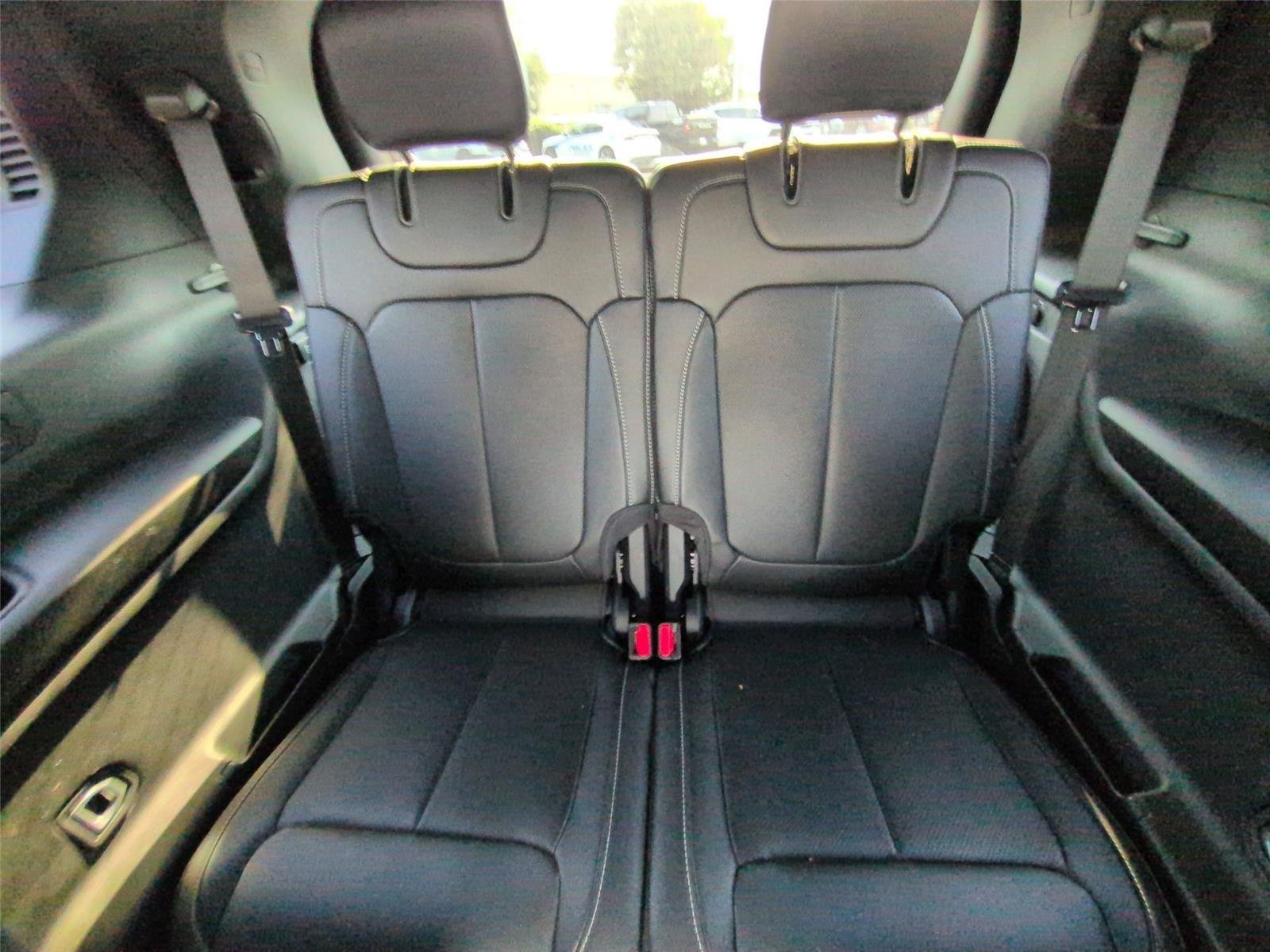 Used 2025 Diamond Black Crystal Pearlcoat Jeep Limited image 36