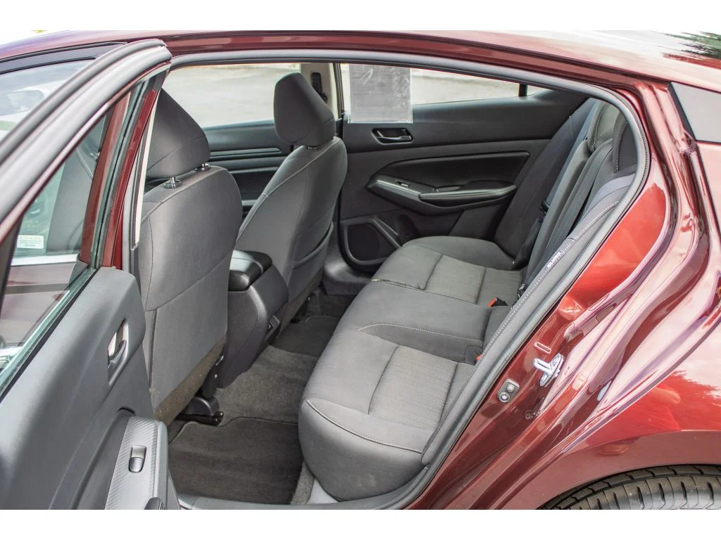 Used 2025 Garnet Pearl Metallic Nissan SV image 16