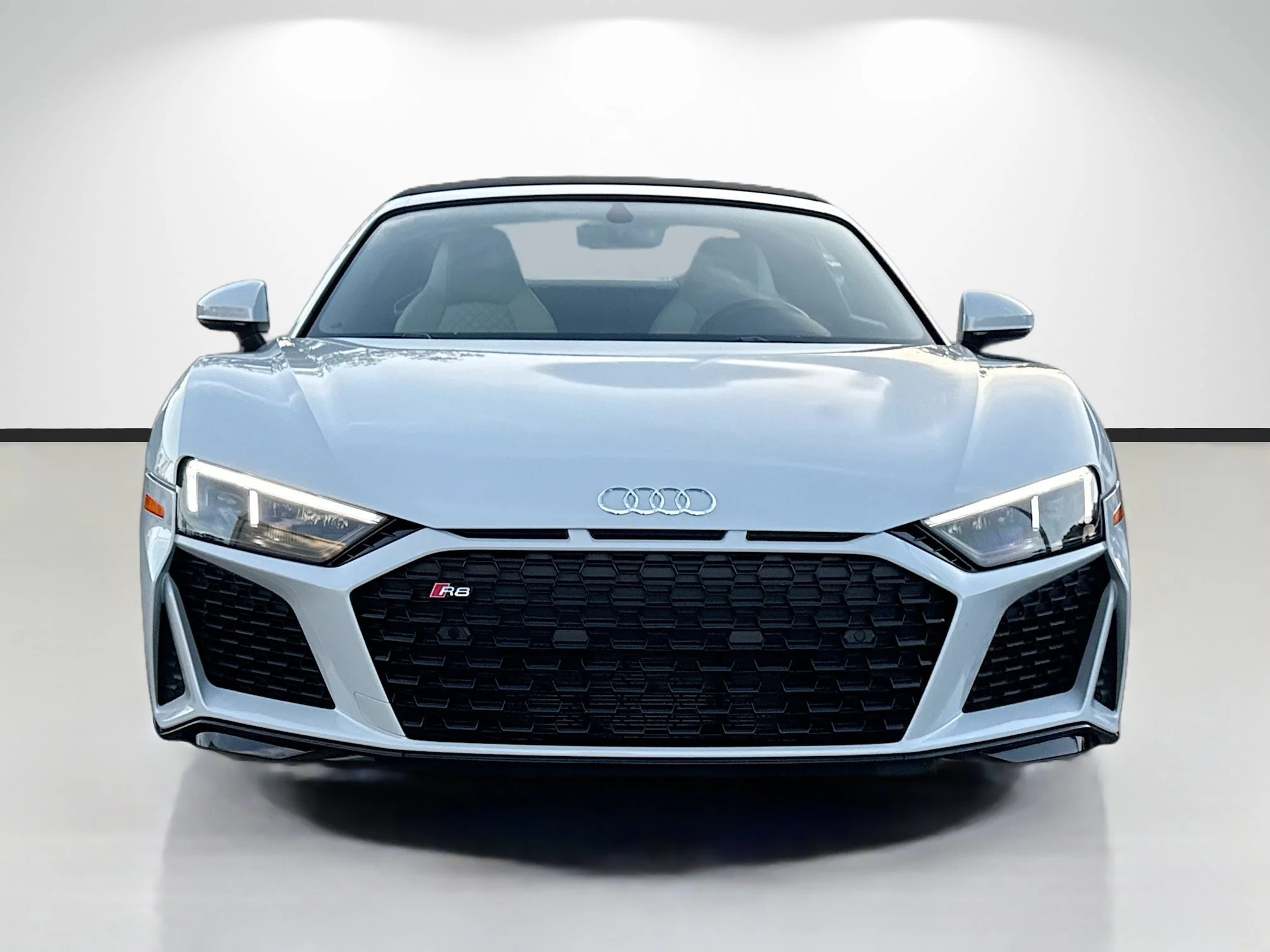 Used 2023 Suzuka Gray Metallic Audi V10 performance image 8