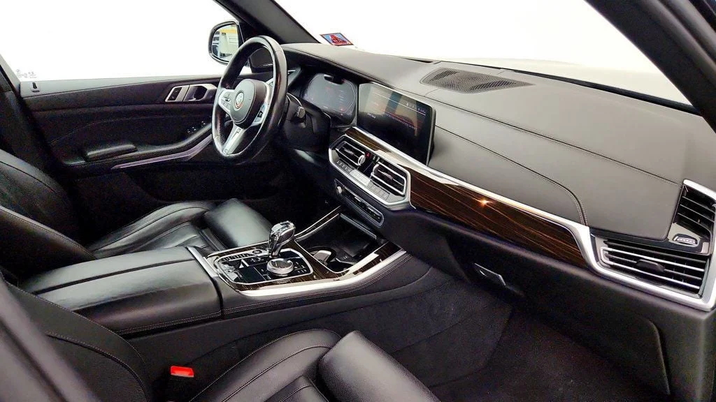 Used 2020 Arctic Grey Metallic BMW M50i w/ Driving Assist Pro, Luxury Seating & Premium Pkg image 26