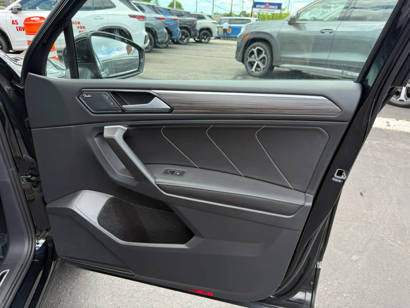 Used 2024 Deep Black Pearl Volkswagen SEL R-Line image 9