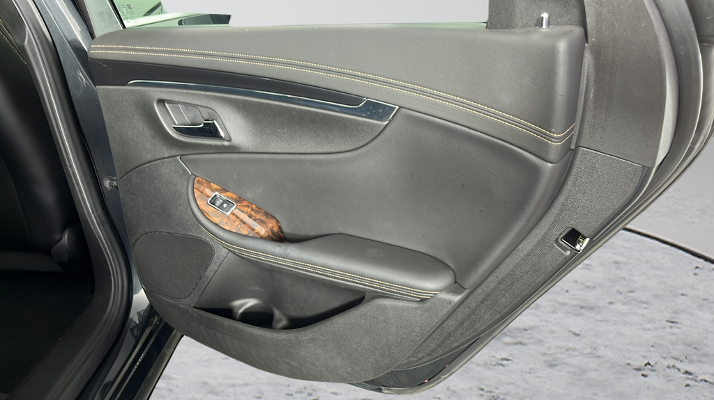 Used 2014 Ashen Gray Metallic Chevrolet LTZ image 13