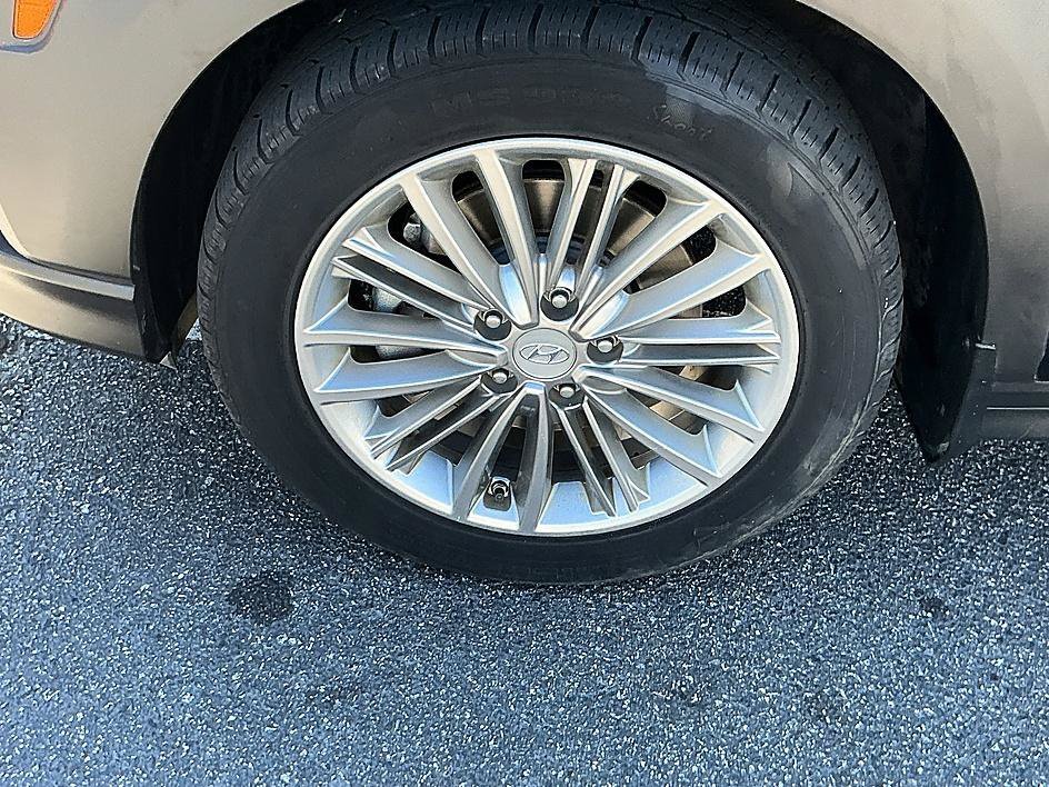 Used 2019 Ultra Black Pearl Hyundai SEL image 6