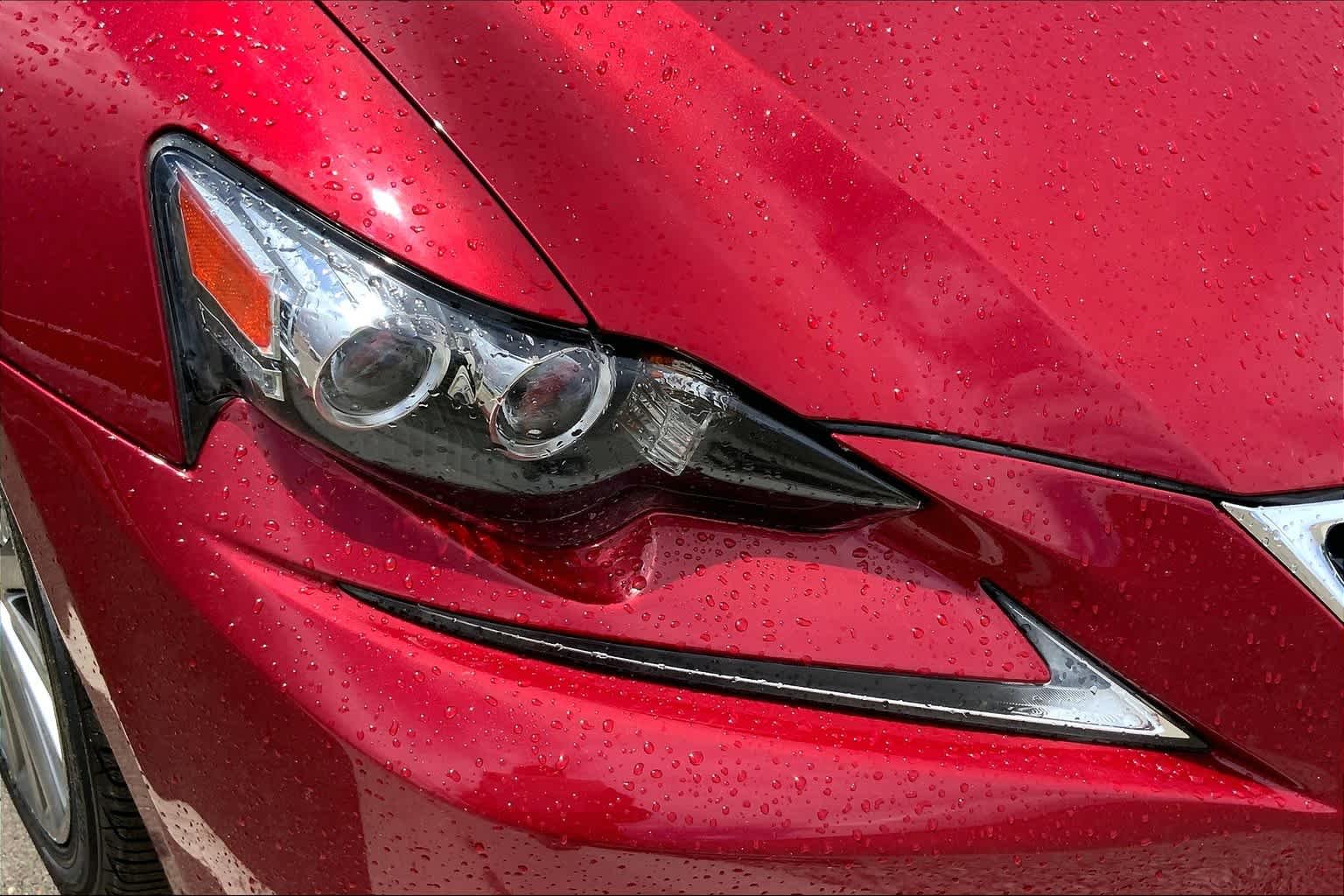 Used 2015 Matador Red Mica Lexus  image 28