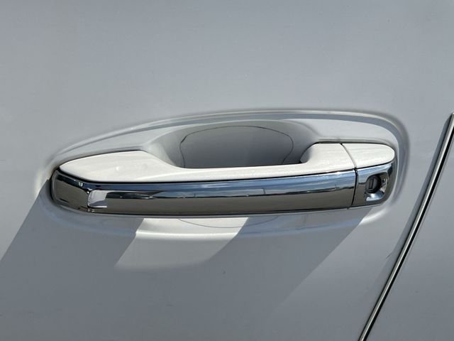 Used 2021  Lexus 460 Luxury image 48