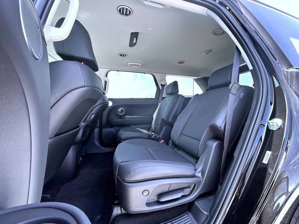 New 2026 Black Hyundai SEL AWD image 11