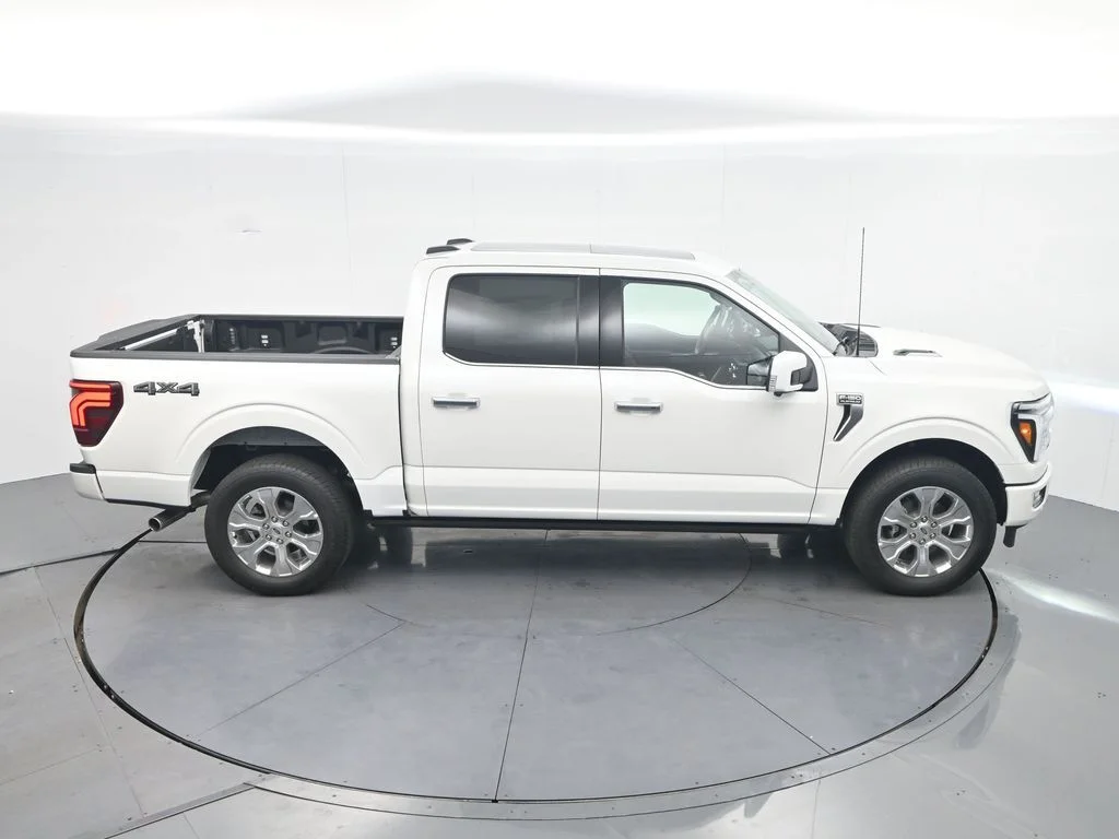 New 2026 Star White Metallic Tri-Coat Ford Platinum® image 26