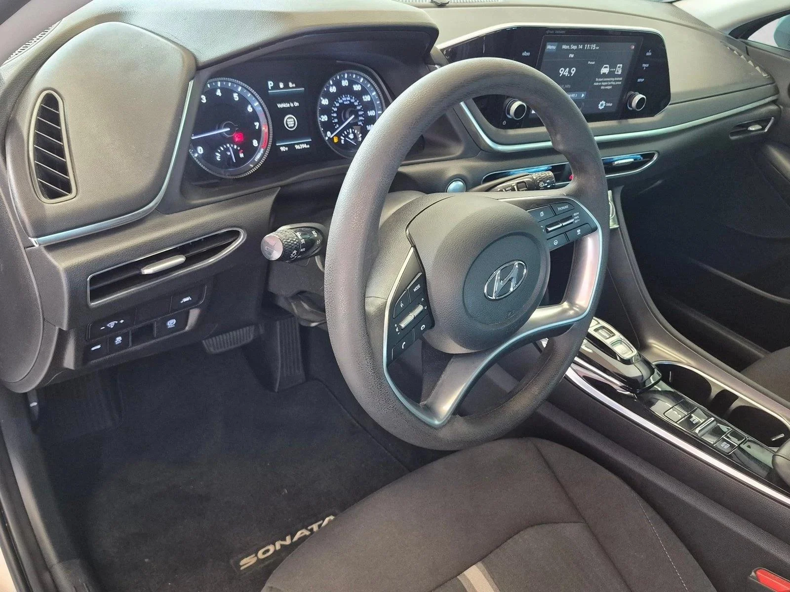 Used 2021 Shimmering Silver Pearl Hyundai SEL image 10