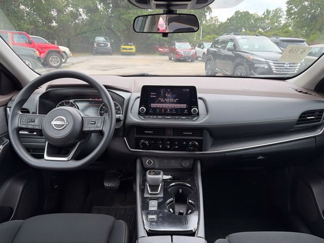 Used 2023 Gray Nissan S image 26