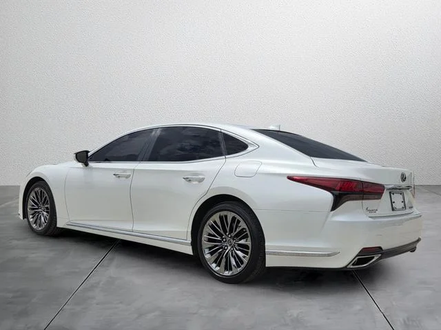 Used 2022 White Lexus 500 Base image 3