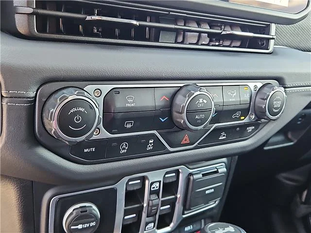 Used 2025 Gray Jeep Rubicon 4x4 image 19