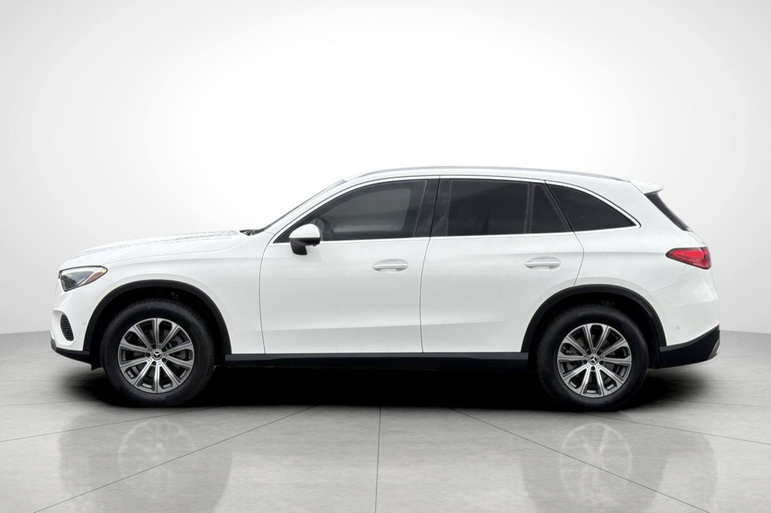 Used 2024 White Mercedes-Benz GLC 300 image 30