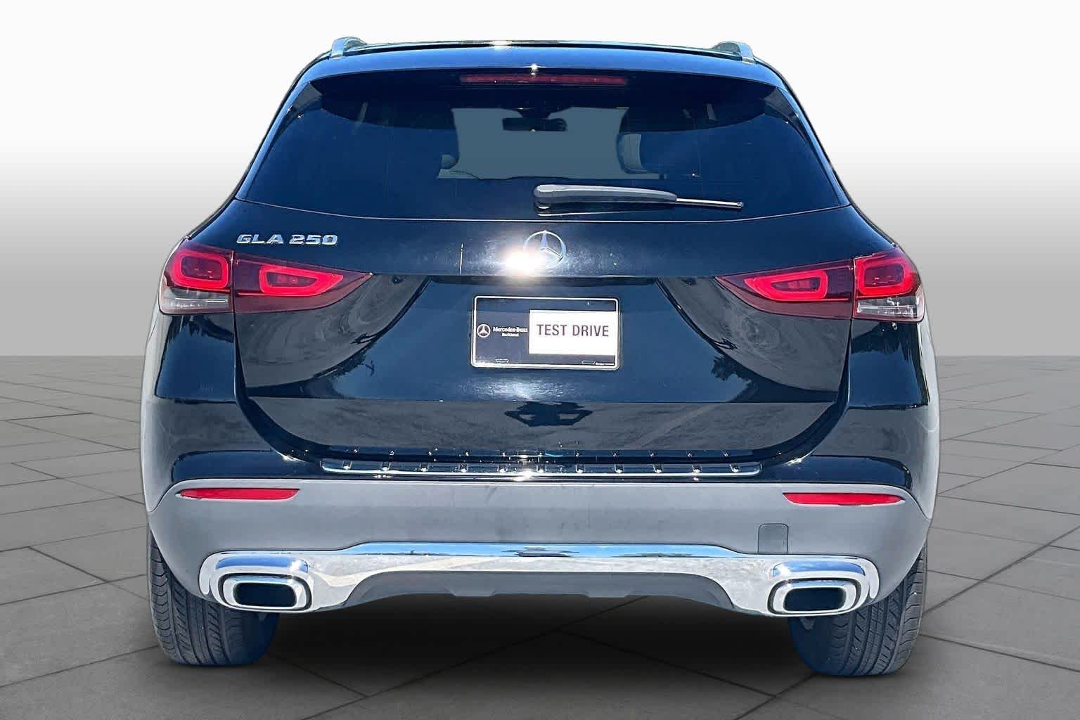 Used 2021 Night Black Mercedes-Benz GLA 250 image 5