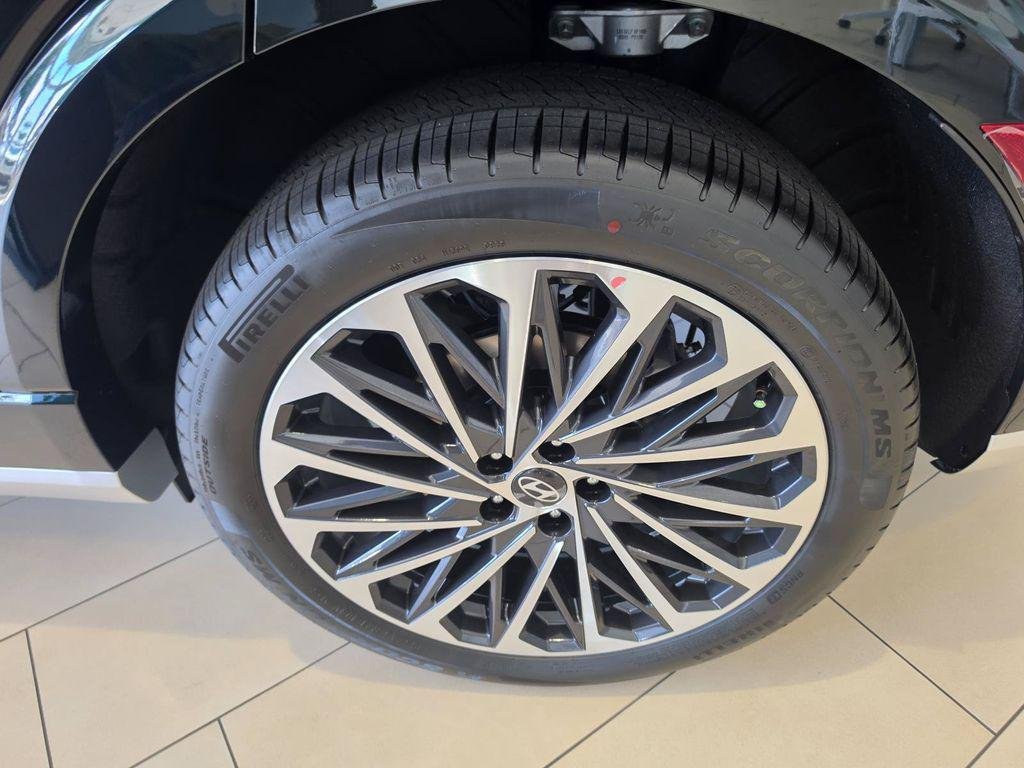 New 2027  Hyundai Calligraphy FWD image 32