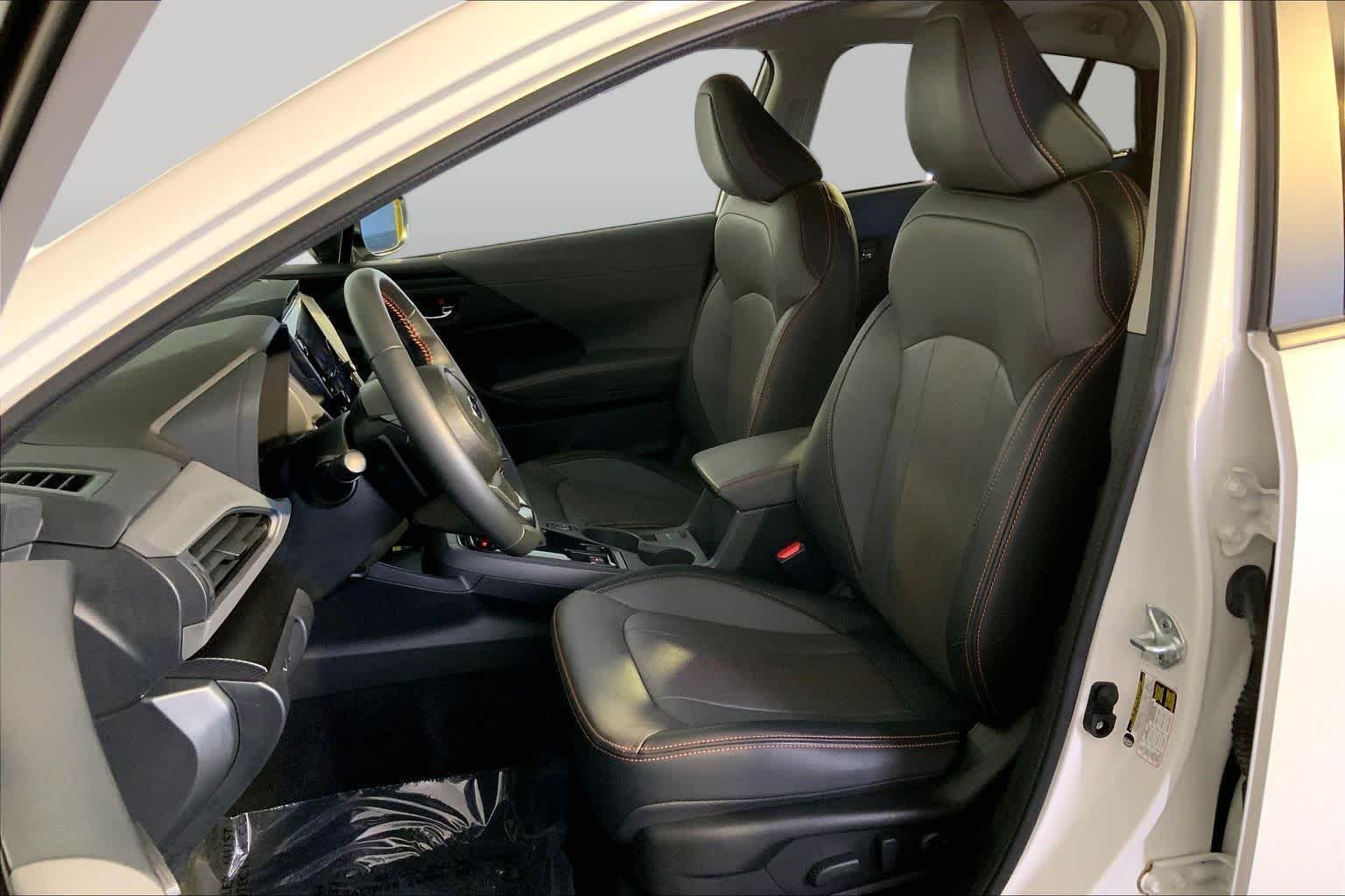 Used 2024 Crystal White Pearl Subaru Limited image 9