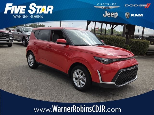 Used 2025 Red Kia LX image 1