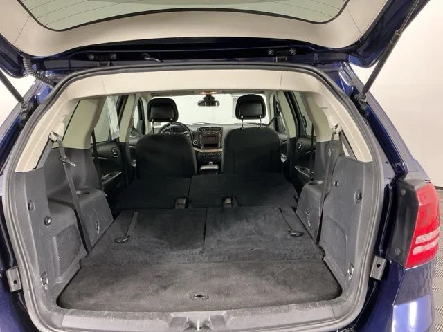 Used 2018 Blue Dodge SE image 27