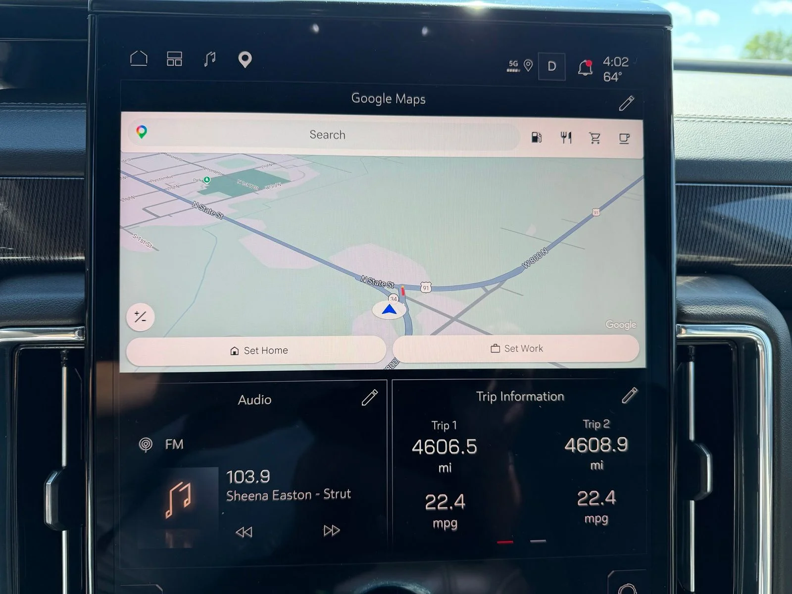 Used 2025 White GMC Elevation image 18
