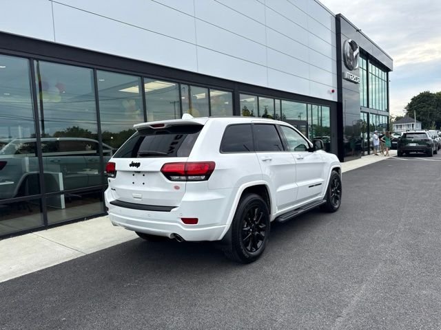 Used 2019 White Jeep Altitude image 3