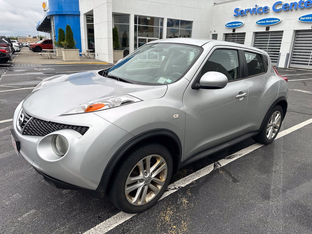 Used 2014 Silver Nissan S image 3