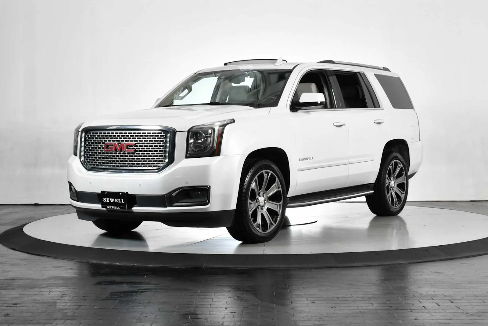 2017 GMC Yukon 2WD Denali's photo