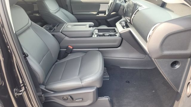 New 2027 Agate Black Metallic Ford Active image 23