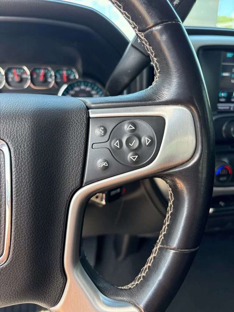 Used 2018 Cardinal Red GMC SLT image 18