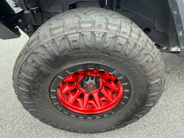 Used 2020 Silver Jeep Sport Altitude 4x4 image 11