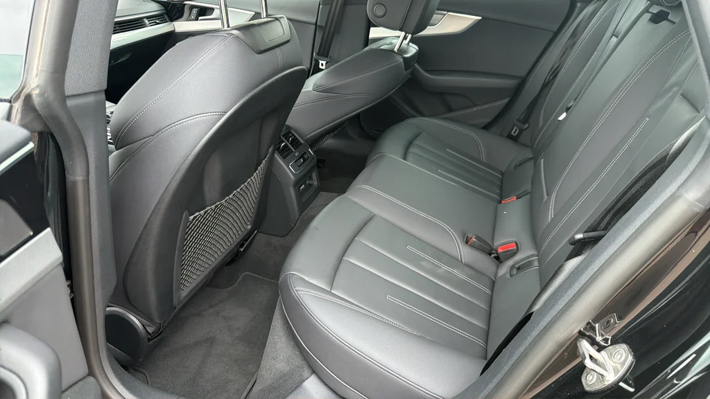 Used 2025 White Audi  image 20