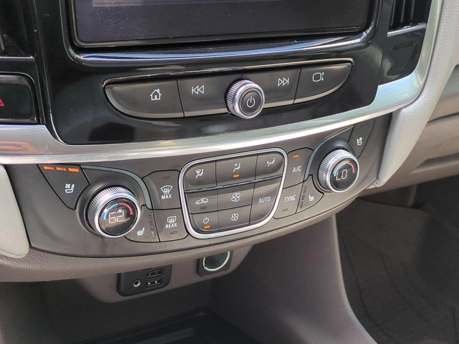 Used 2021 Summit White Chevrolet Premier image 26