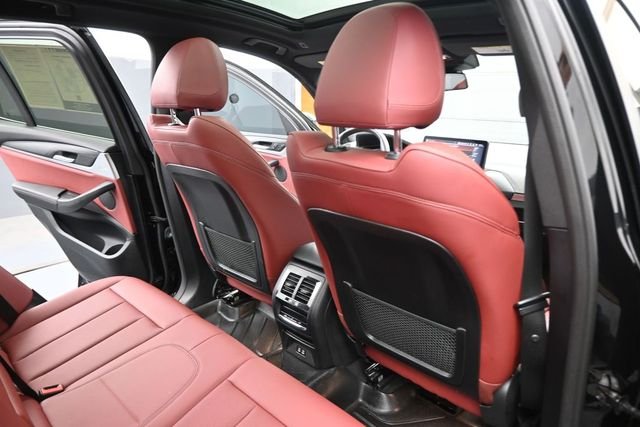 Used 2024 Black BMW xDrive30i image 27