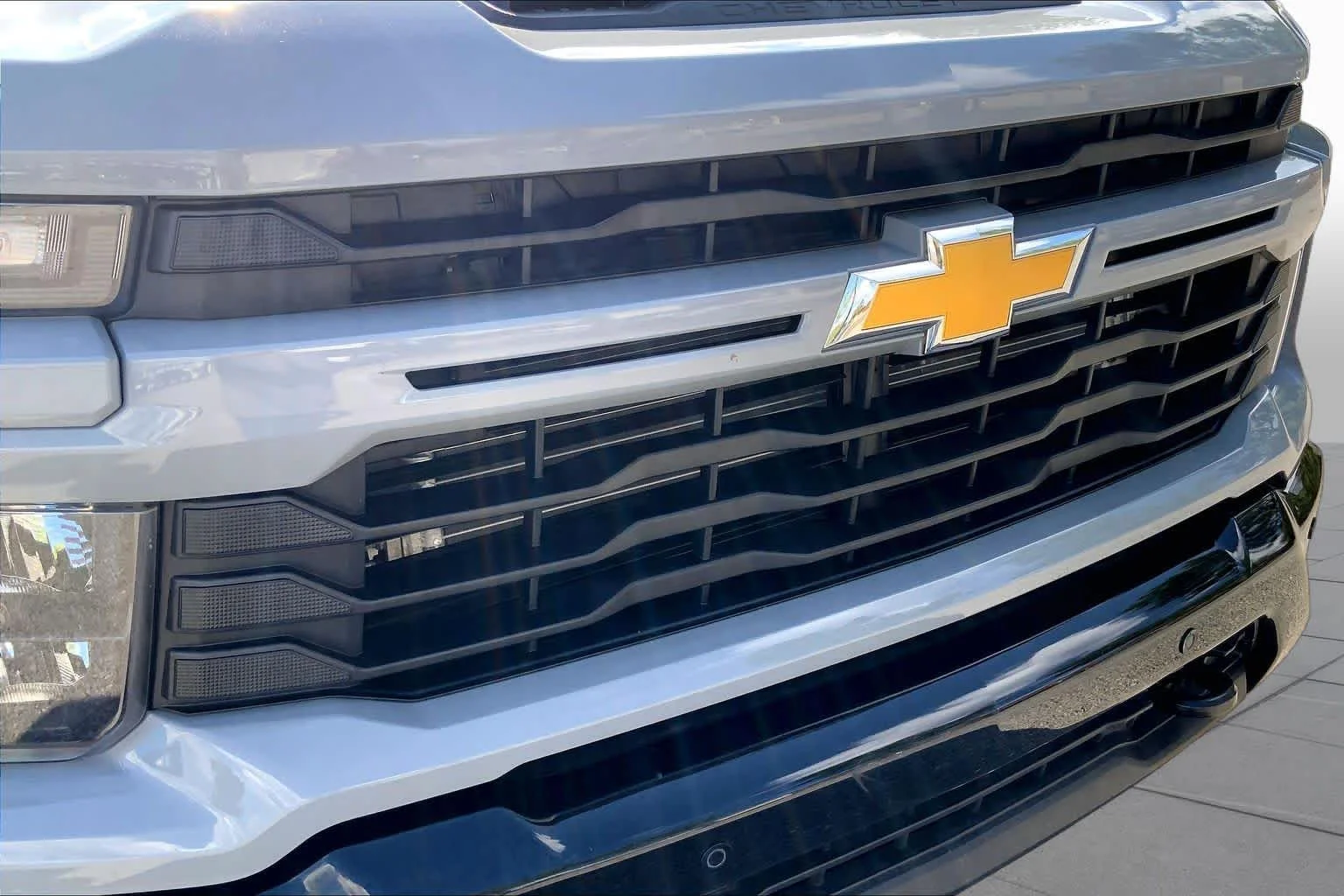 Used 2025 Slate Gray Metallic Chevrolet Custom image 30